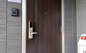 玄関ドア