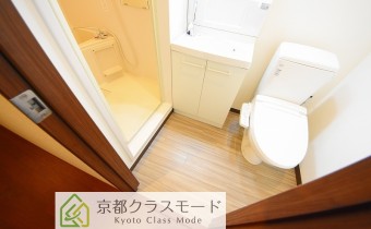 脱衣スペース※同マンション反転タイプの写真です