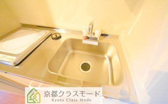 シンク＆調理スペース※同マンション反転タイプの写真です