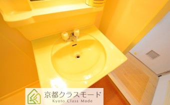 独立洗面台※同マンション別タイプの写真です