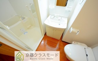 脱衣スペース＆ウォシュレットトイレ