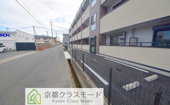 敷地内ガレージ