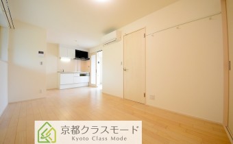 白を基調とした「フルリノベーション済み」の明るいお部屋です♪