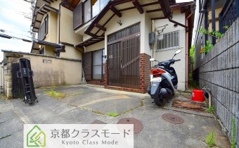 敷地内ガレージ