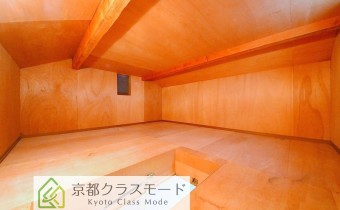 屋根裏収納