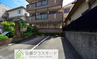 敷地内ガレージ