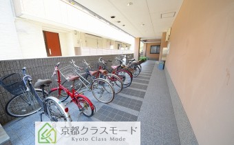 駐輪スペースは敷地内！屋根付♪