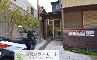 エントランス前