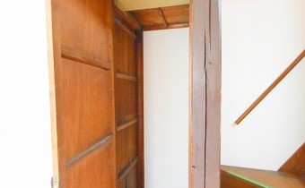 階段横の収納スペース