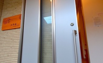 玄関ドア