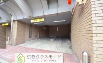 敷地内ガレージ