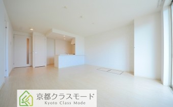 「ルネス工法（2重床構造）」により全室に「広々床下収納完備」！