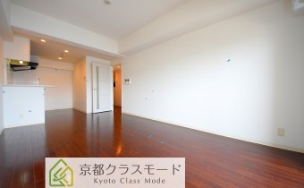 Room7.4