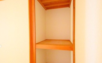 押入