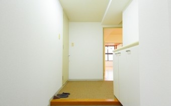玄関※同マンション内別タイプのお部屋です。