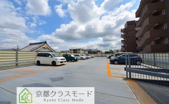 敷地内ガレージ