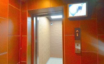 エレベーター(防犯モニター付き)