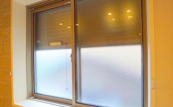防犯シャッター付き