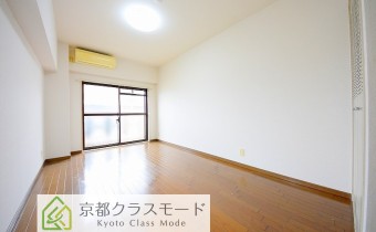 Room8