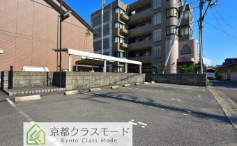 敷地内ガレージ