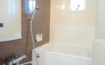 バスルーム　※室内写真は102号室のものです。