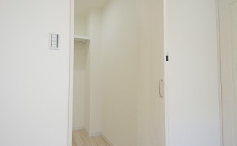 クローゼット　※室内写真は102号室のものです。