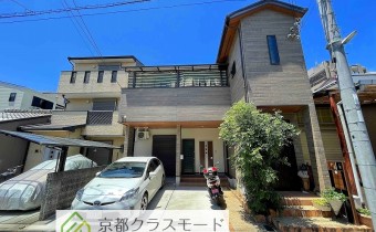 室内は