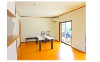 「禁煙者限定」の綺麗な一戸建てです♪