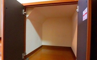 階段下収納