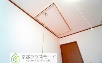 屋根裏収納