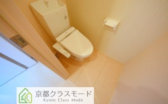 ウォシュレットトイレ　※室内写真は101号室です。参考にご覧ください。