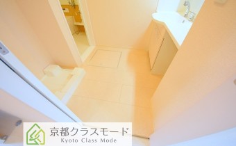 脱衣スペース　※室内写真は101号室です。参考にご覧ください。
