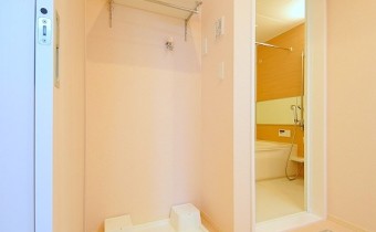 洗濯機置場　※室内写真は101号室です。参考にご覧ください。