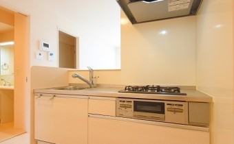 システムキッチン ※室内写真は101号室です。参考にご覧ください。
