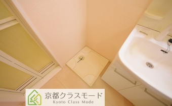 室内洗濯機置場※同ハイツ別タイプの写真です