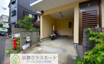 敷地内ガレージ