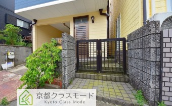 ポーチ前