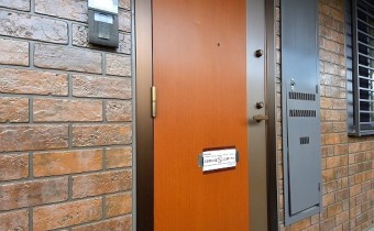 玄関ドア※反転タイプの写真です