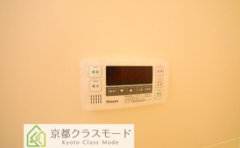 追い焚き機能パネル※反転タイプの写真です