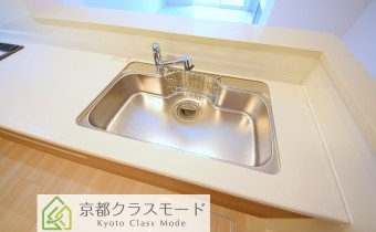 シンク＆調理スペース※同メーカー施工の写真です