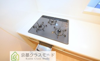 3口ガスコンロ＆グリル※同メーカー施工の写真です