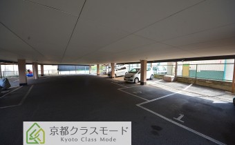 敷地内ガレージ