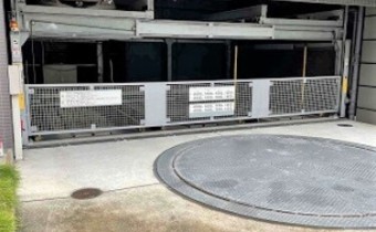敷地内ガレージ