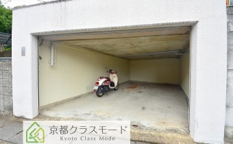 敷地内ガレージ
