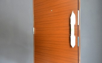 玄関ドア