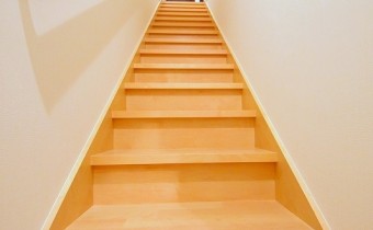 階段　※室内写真反転