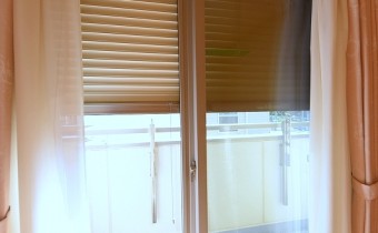 防犯シャッター付き