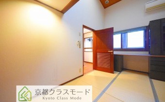 和室6帖（ロフト付き奥）