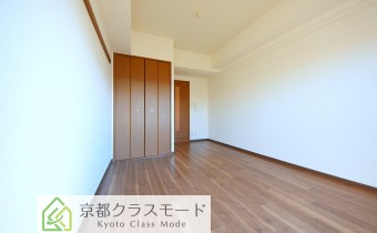 Room 8