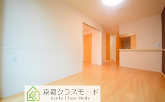 嬉しい築浅1LDK♪「ペット飼育（犬又は猫1匹まで）」「2人入居相談可」です♪